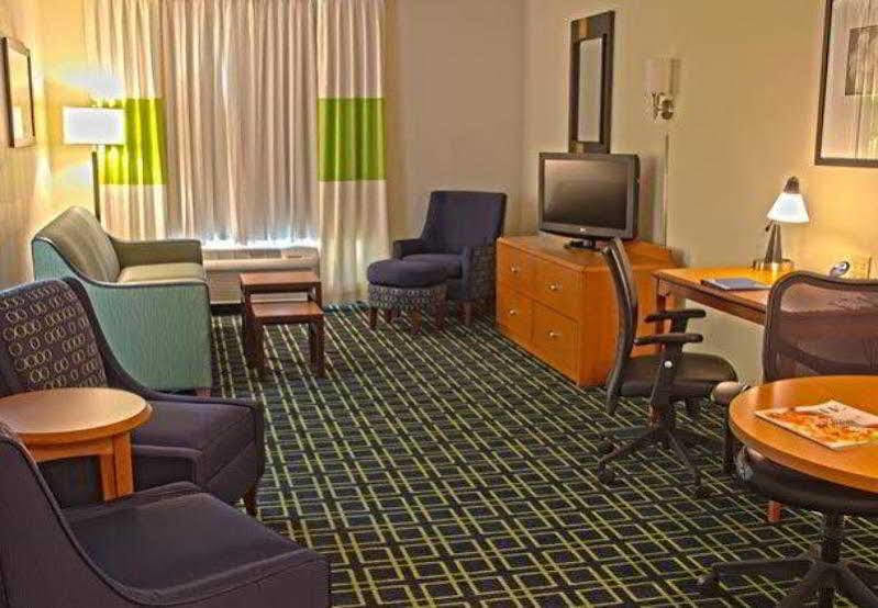 Fairfield Inn & Suites By Marriott Charleston Airport/Convention Center North Charleston Eksteriør billede